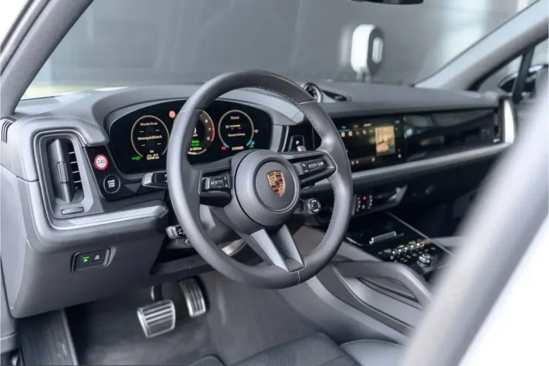 Porsche Cayenne din 2024 cu 16.950 km - oferta POR212791 - foto 4