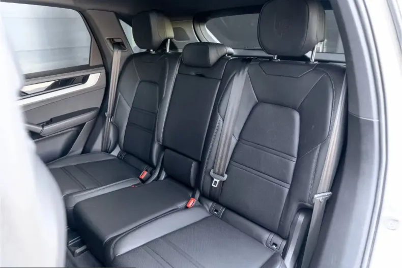 Porsche Cayenne din 2024 cu 16.950 km - oferta POR212791 - foto 30