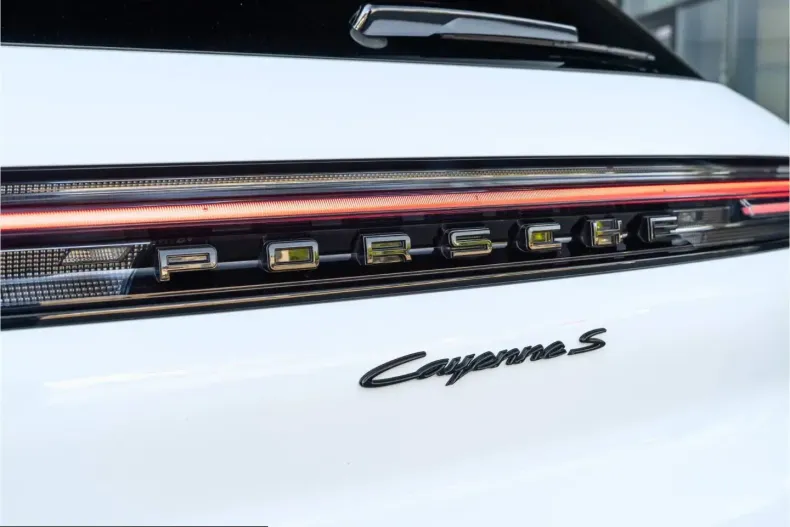 Porsche Cayenne din 2024 cu 16.950 km - oferta POR212791 - foto 45