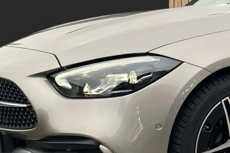 Mercedes-Benz C 220 (Clasa C) din 2024 cu 12.426 km - oferta MER212799 - foto 15