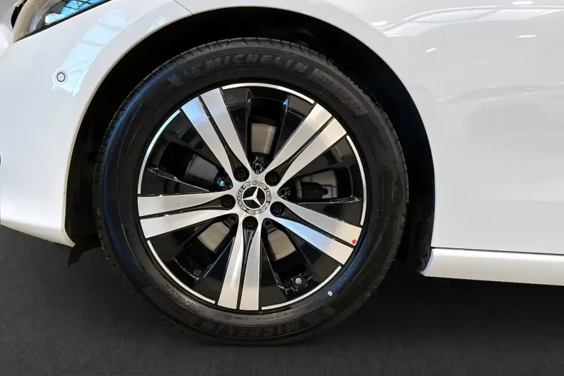Mercedes-Benz C 220 (Clasa C) din 2025 cu 19.904 km - oferta MER212800 - foto 5