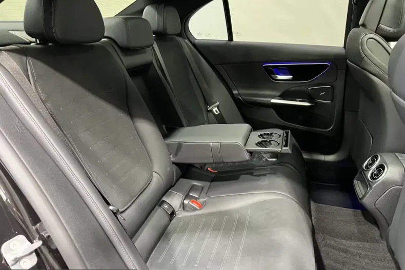 Mercedes-Benz C 300 (Clasa C) din 2024 cu 19.574 km - oferta MER212806 - foto 13