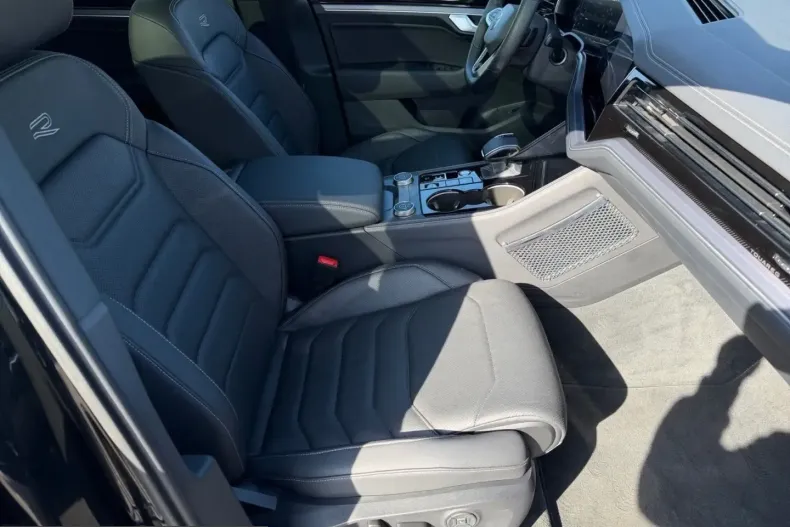 Volkswagen Touareg din 2025 cu 29.490 km - oferta VOL212812 - foto 8