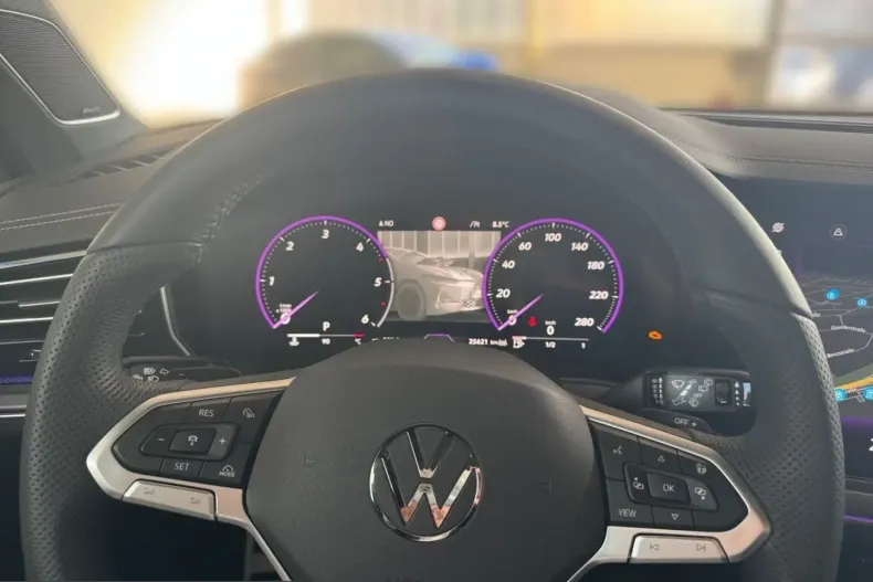 Volkswagen Touareg din 2025 cu 25.593 km - oferta VOL212813 - foto 8