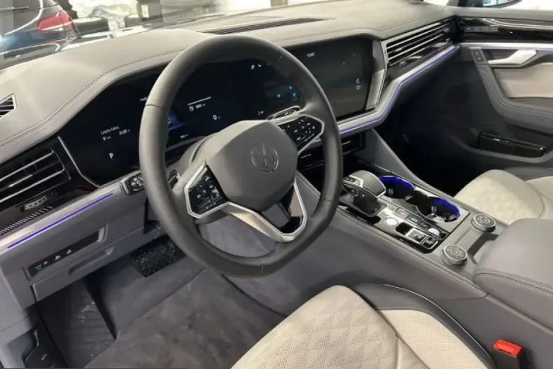 Volkswagen Touareg din 2025 cu 25.000 km - oferta VOL212815 - foto 6