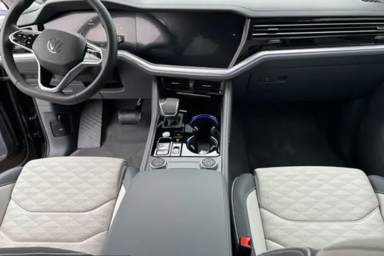 Volkswagen Touareg din 2025 cu 25.000 km - oferta VOL212815 - foto 7