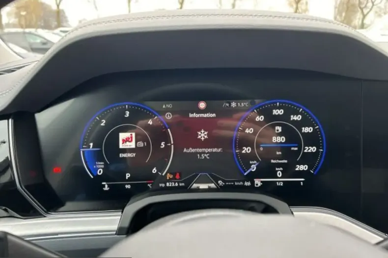Volkswagen Touareg din 2025 cu 25.000 km - oferta VOL212815 - foto 15