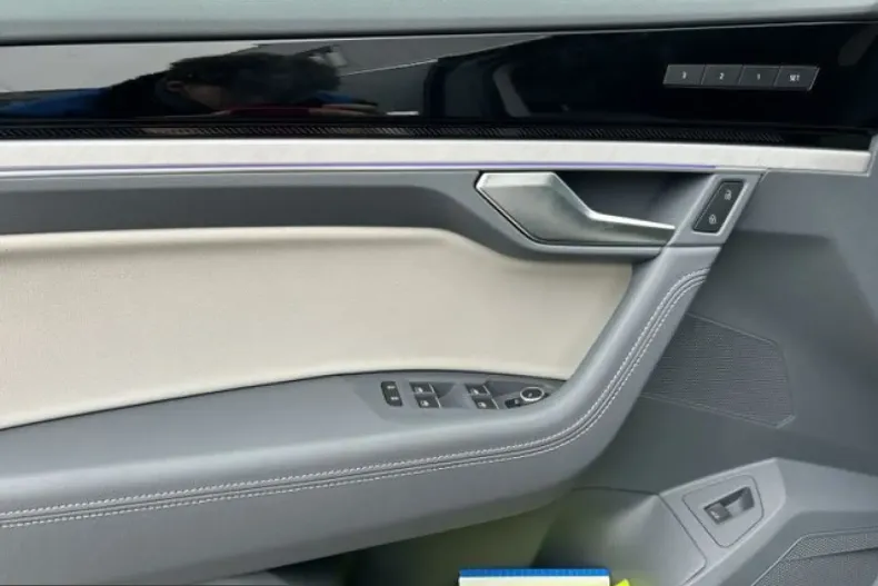 Volkswagen Touareg din 2025 cu 25.000 km - oferta VOL212815 - foto 16