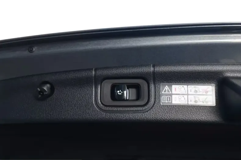 Mercedes-Benz C 220 (Clasa C) din 2024 cu 20.457 km - oferta MER212829 - foto 16