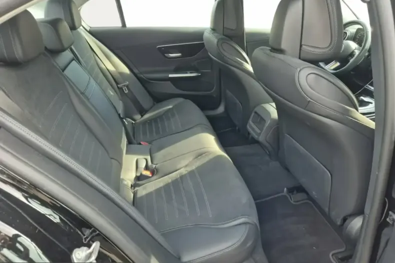 Mercedes-Benz C 300 (Clasa C) din 2024 cu 47.194 km - oferta MER212831 - foto 12