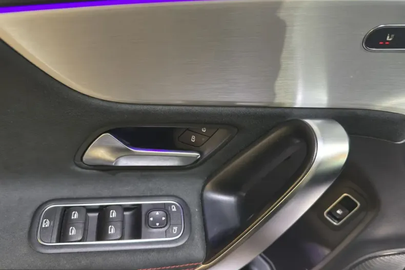 Mercedes-Benz CLA 250 (Clasa CLA) din 2021 cu 72.268 km - oferta MER212842 - foto 10