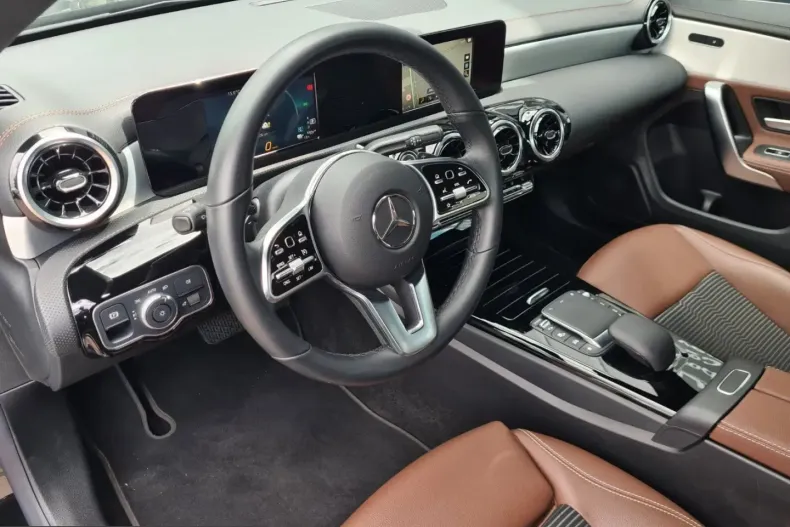 Mercedes-Benz CLA 250 (Clasa CLA) din 2022 cu 26.650 km - oferta MER212847 - foto 9