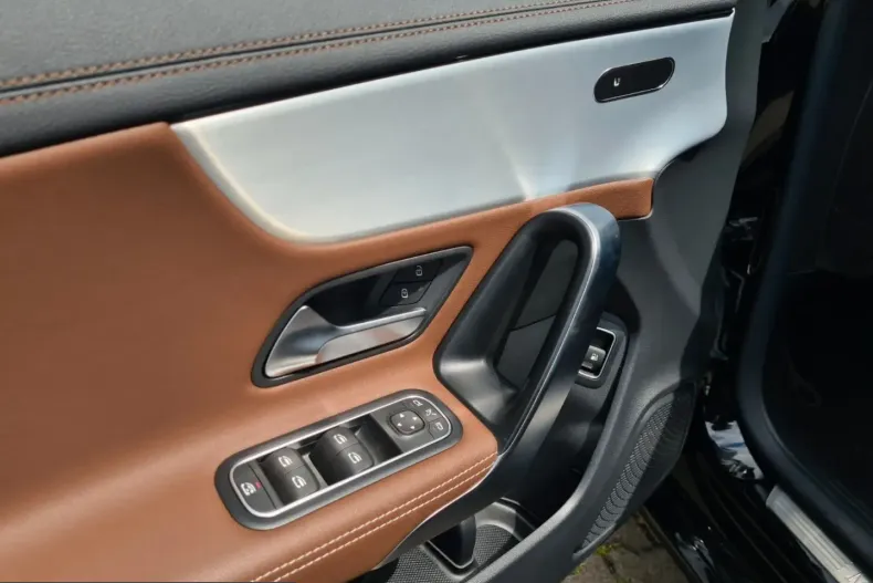 Mercedes-Benz CLA 250 (Clasa CLA) din 2022 cu 26.650 km - oferta MER212847 - foto 18