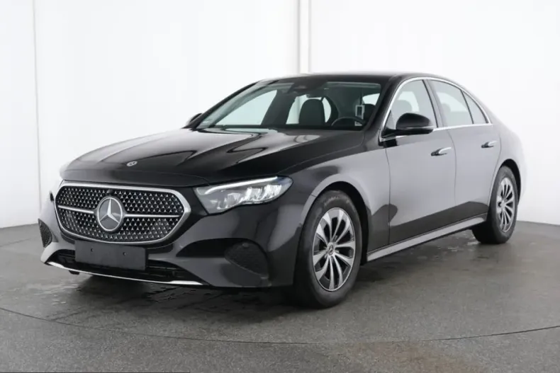 Mercedes-Benz E 220 (Clasa E) din 2025 cu 23.489 km - oferta MER212851 - foto 1