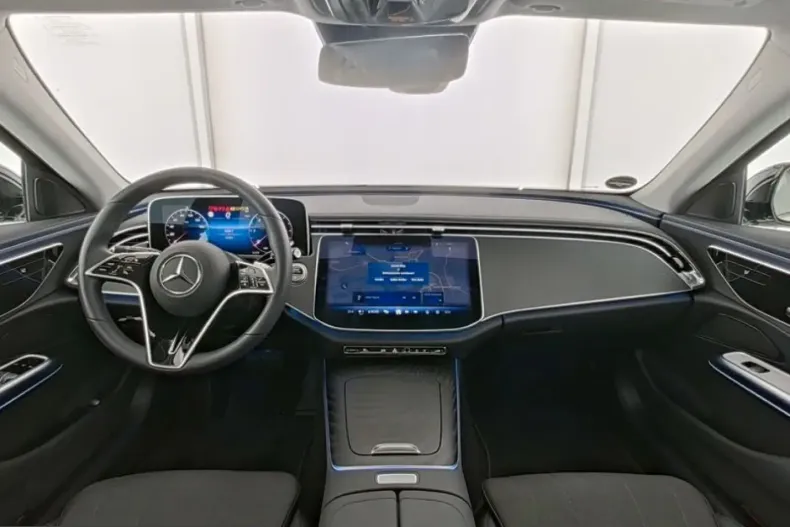 Mercedes-Benz E 220 (Clasa E) din 2025 cu 23.489 km - oferta MER212851 - foto 6