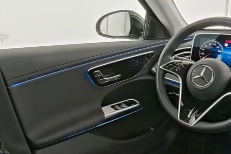 Mercedes-Benz E 220 (Clasa E) din 2025 cu 23.489 km - oferta MER212851 - foto 8