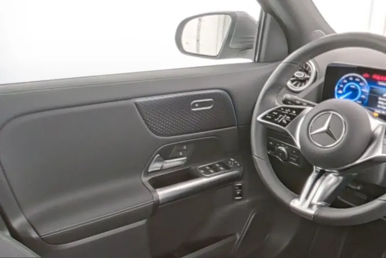 Mercedes-Benz EQA din 2025 cu 9.123 km - oferta MER212852 - foto 9