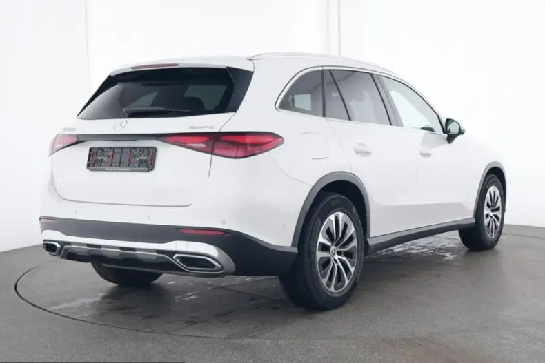 Mercedes-Benz GLC 200 (Clasa GLC) din 2023 cu 8.002 km - oferta MER212855 - foto 2