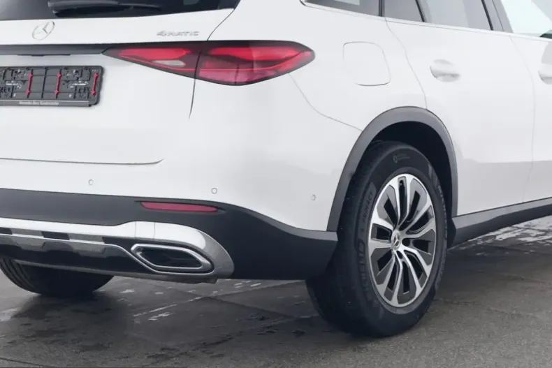 Mercedes-Benz GLC 200 (Clasa GLC) din 2023 cu 8.002 km - oferta MER212855 - foto 9