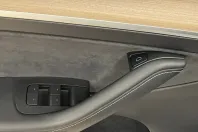 Tesla Model Y din 2022 cu 69.855 km - oferta TES212861 - foto 16