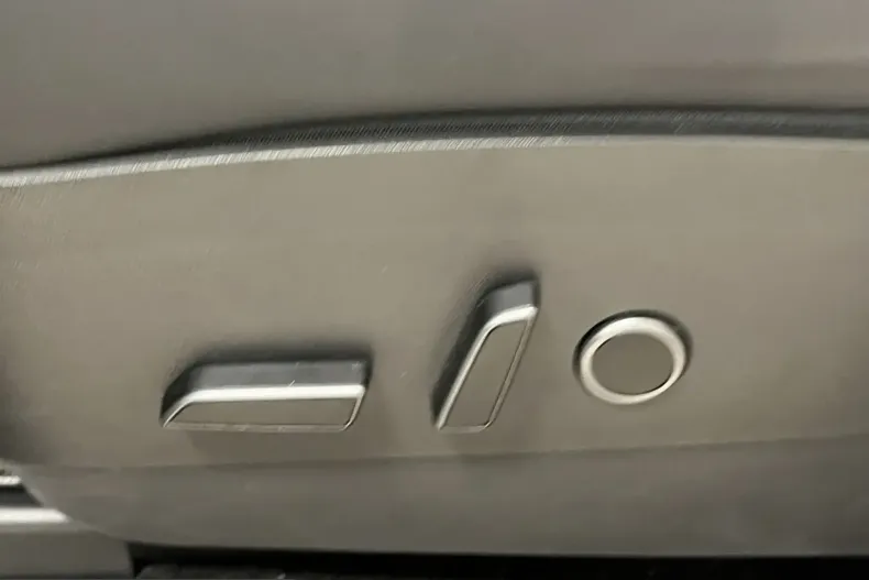 Tesla Model Y din 2022 cu 69.855 km - oferta TES212861 - foto 21