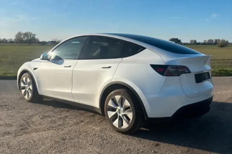 Tesla Model Y din 2022 cu 53.250 km - oferta TES212862 - foto 2
