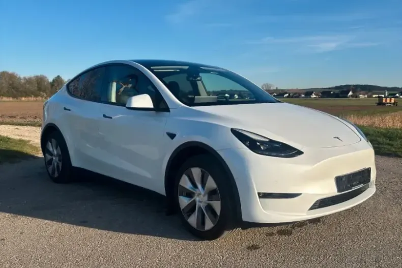 Tesla Model Y din 2022 cu 53.250 km - oferta TES212862 - foto 4