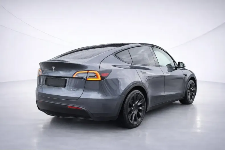 Tesla Model Y din 2022 cu 71.679 km - oferta TES212864 - foto 3