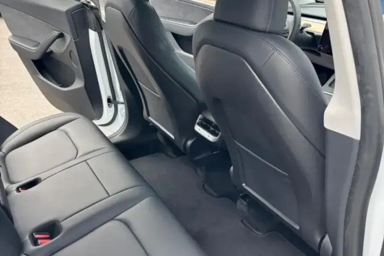 Tesla Model Y din 2023 cu 50.000 km - oferta TES212866 - foto 17
