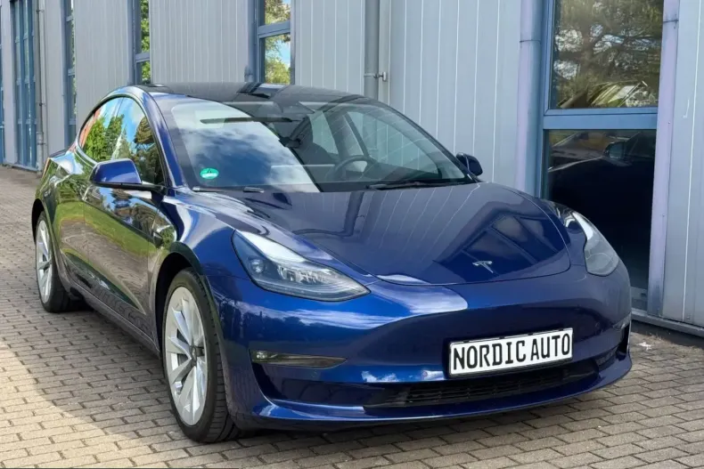 Tesla Model 3 din 2022 cu 10.000 km - oferta TES212871 - foto 3