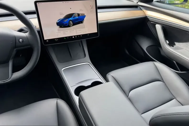 Tesla Model 3 din 2022 cu 10.000 km - oferta TES212871 - foto 23