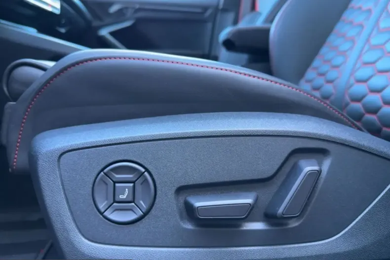 Audi RS3 din 2025 cu 3.950 km - oferta AUD212875 - foto 15