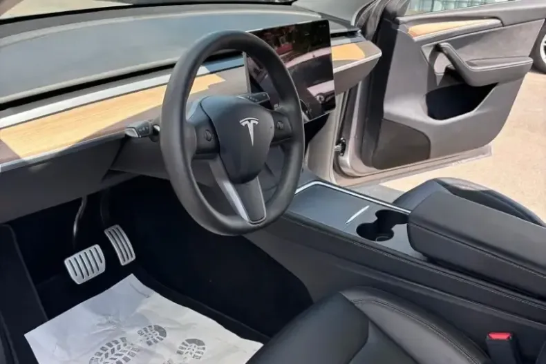Tesla Model Y din 2022 cu 72.300 km - oferta TES212879 - foto 11