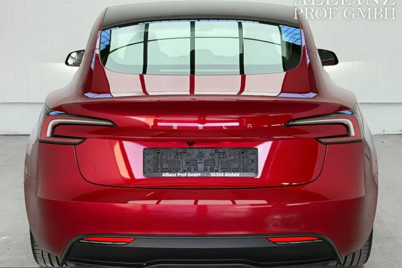 Tesla Model 3 din 2026 cu 1.260 km - oferta TES212880 - foto 4