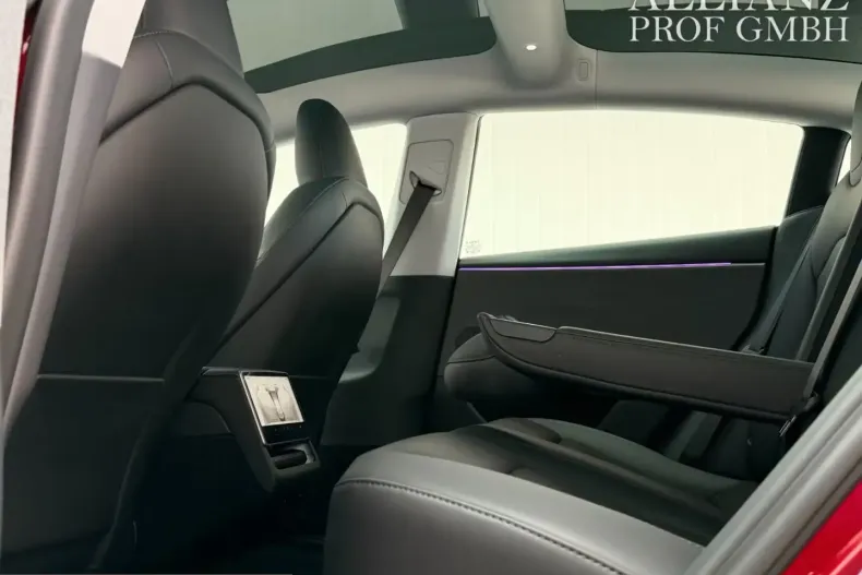 Tesla Model 3 din 2026 cu 1.260 km - oferta TES212880 - foto 19