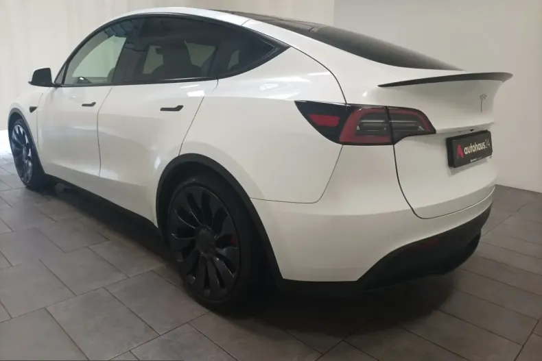 Tesla Model Y din 2023 cu 49.565 km - oferta TES212882 - foto 3