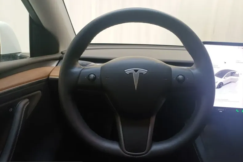Tesla Model Y din 2023 cu 49.565 km - oferta TES212882 - foto 9