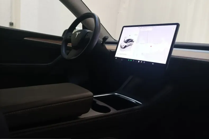 Tesla Model Y din 2023 cu 49.565 km - oferta TES212882 - foto 12
