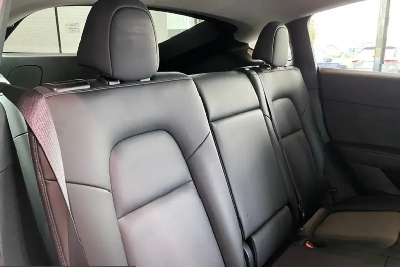 Tesla Model Y din 2022 cu 62.283 km - oferta TES212883 - foto 19