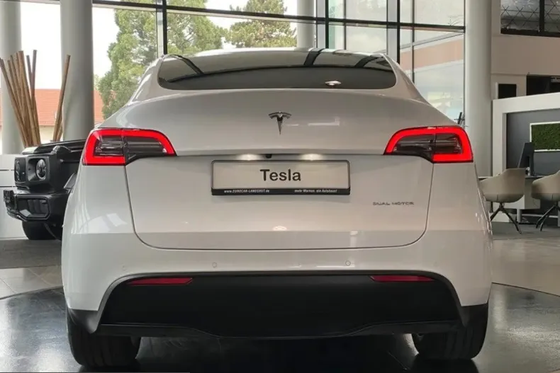 Tesla Model Y din 2022 cu 62.283 km - oferta TES212883 - foto 26