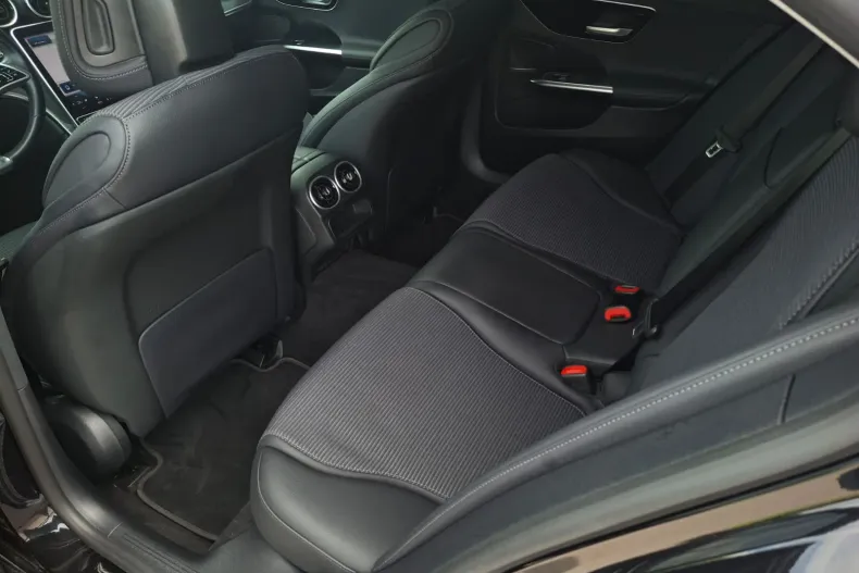 Mercedes-Benz C din 2021 cu 52.762 km - oferta MER212899 - foto 15