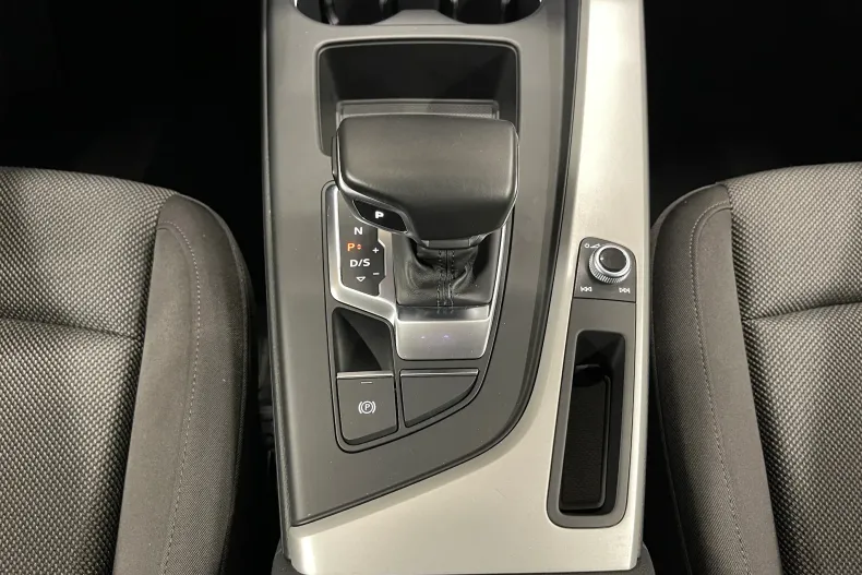 Audi A4 din 2022 cu 71.977 km - oferta AUD212905 - foto 22