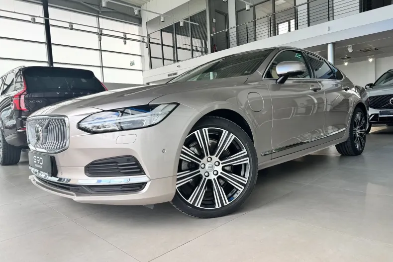 Volvo S90 din 2023 cu 28.000 km - oferta VOL212912 - foto 1