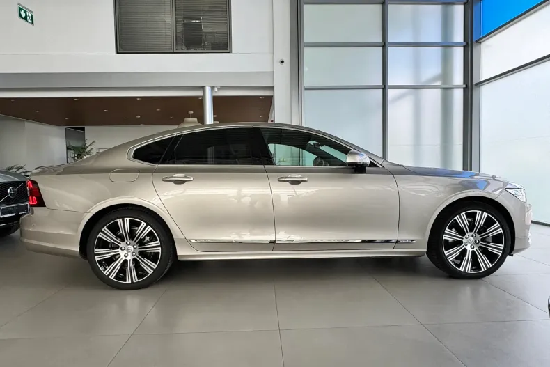 Volvo S90 din 2023 cu 28.000 km - oferta VOL212912 - foto 3