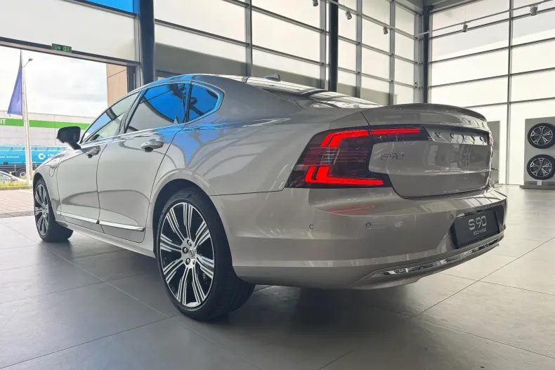 Volvo S90 din 2023 cu 28.000 km - oferta VOL212912 - foto 6