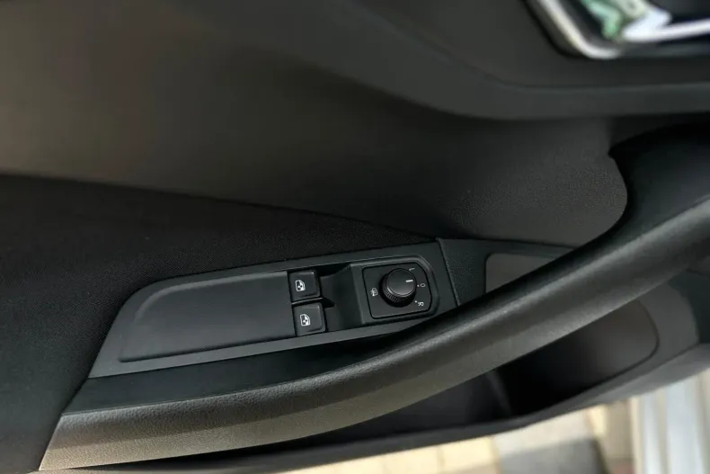 Skoda Scala din 2021 cu 54.492 km - oferta SKO212913 - foto 37