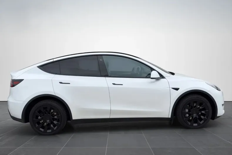 Tesla Model Y din 2022 cu 22.500 km - oferta TES212957 - foto 4