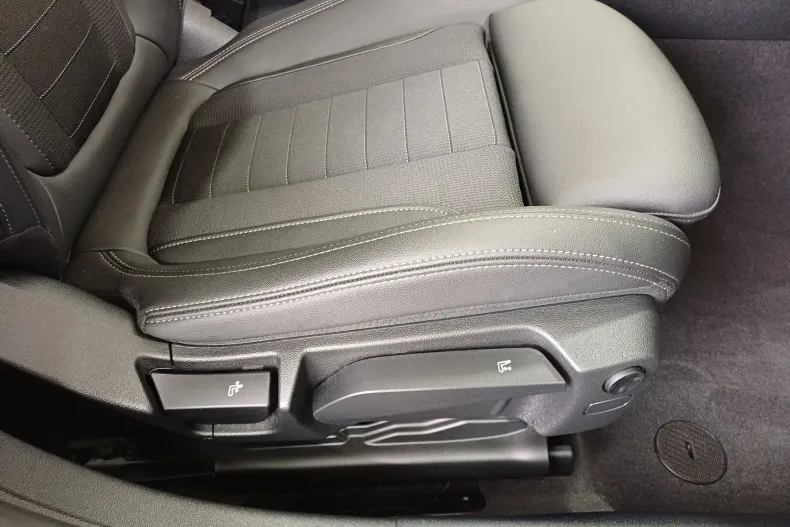 BMW 420d (Seria 4) din 2023 cu 67.417 km - oferta BMW212960 - foto 28