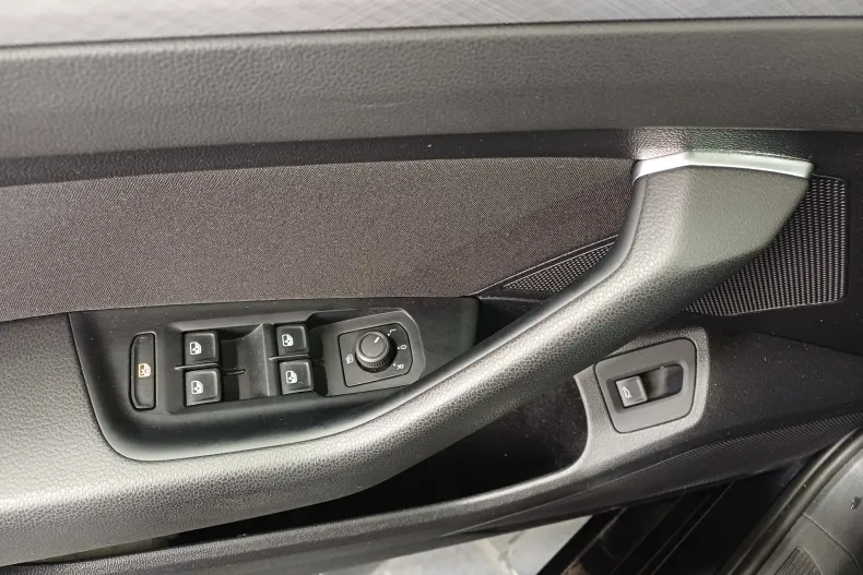 Volkswagen Passat din 2022 cu 116.647 km - oferta VOL212961 - foto 9