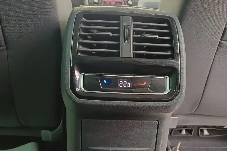 Volkswagen Passat din 2022 cu 116.647 km - oferta VOL212961 - foto 32